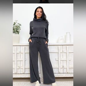 Chic Black Women's Wide Leg Knit Set